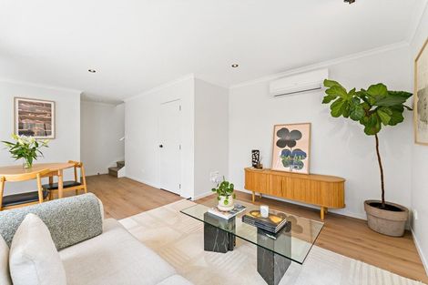 Photo of property in 1092a Great North Road, Point Chevalier, Auckland, 1022