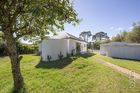 Photo of property in 231 Waitakere Road, Taupaki, Henderson, 0782