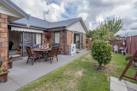 Photo of property in 6 Barry Curtis Place, Levin, 5510