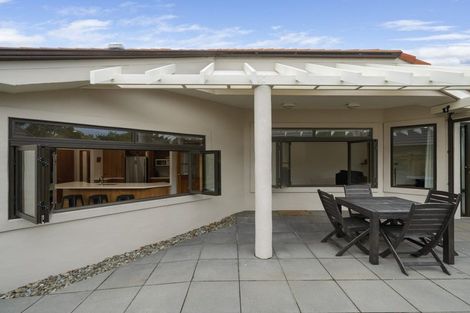 Photo of property in 2 Heritage Place, Terrace End, Palmerston North, 4410