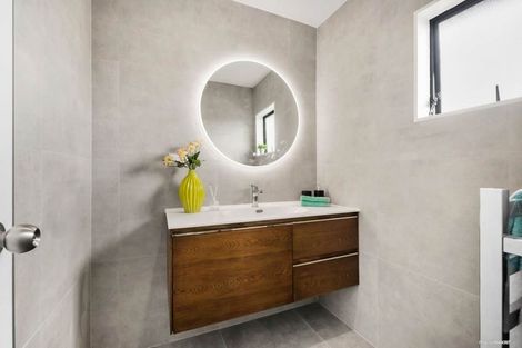 Photo of property in 5/7 Vera Road, Te Atatu South, Auckland, 0610