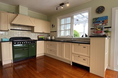 Photo of property in 12 Parkview Place, Pakuranga, Auckland, 2010