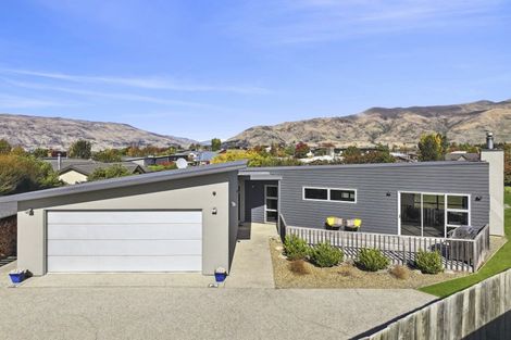 Photo of property in 79 Rob Roy Lane, Wanaka, 9305