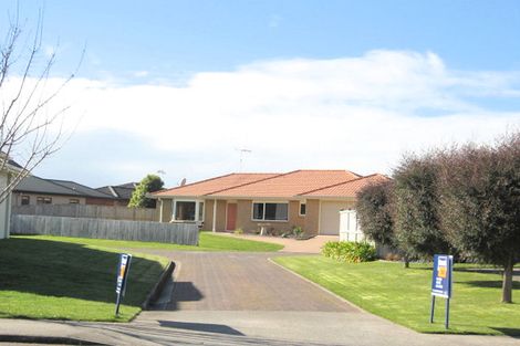 Photo of property in 38 Callum Brae Drive, Rototuna, Hamilton, 3210