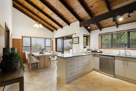 Photo of property in 5 Totara Grove, Hillcrest, Auckland, 0627