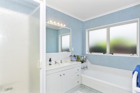 Photo of property in 37 Lotus Avenue, Mount Maunganui, 3116