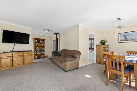 Photo of property in 3 Fenchurch Grove, Stokes Valley, Lower Hutt, 5019