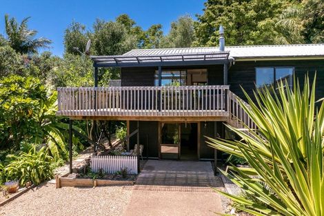 Photo of property in 32 Ocean Road, Surfdale, Waiheke Island, 1081