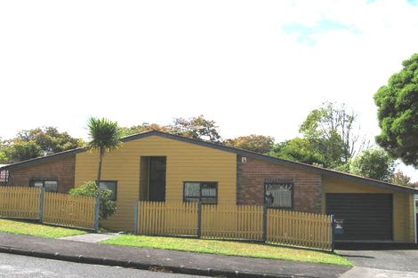 Photo of property in 2 Valron Road, Te Atatu South, Auckland, 0602