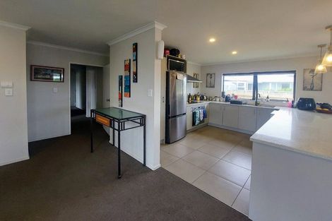 Photo of property in 9 Tapu Road, Huapai, Kumeu, 0810