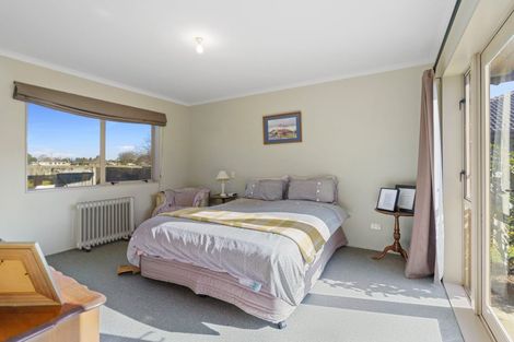 Photo of property in 24a Madison Street, Cambridge, 3434