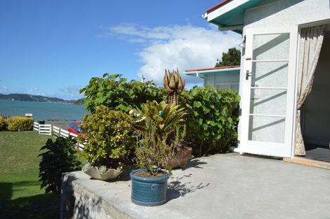 Photo of property in 18a-c Te Karuwha Parade, Paihia, 0200