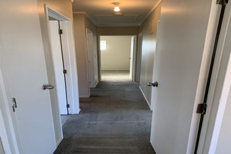 Photo of property in 49 Dungarvon Place, Clendon Park, Auckland, 2103