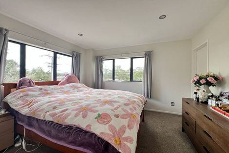 Photo of property in 47b Rangeview Road, Sunnyvale, Auckland, 0612