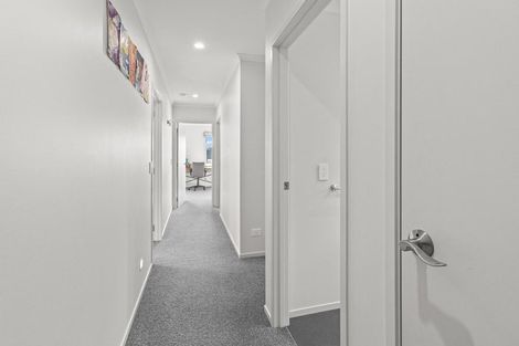 Photo of property in 17 Redwood Crescent, Hurdon, New Plymouth, 4310