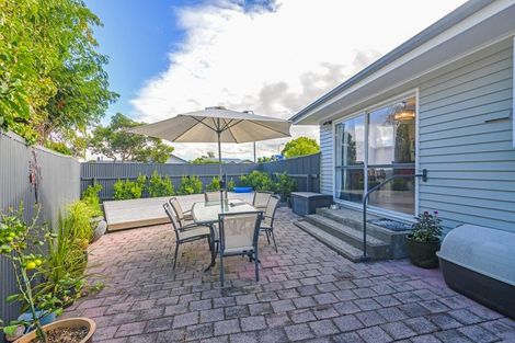 Photo of property in 2 Piper Place, Roslyn, Palmerston North, 4414