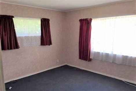 Photo of property in 5 Talavera Place, Te Atatu South, Auckland, 0602