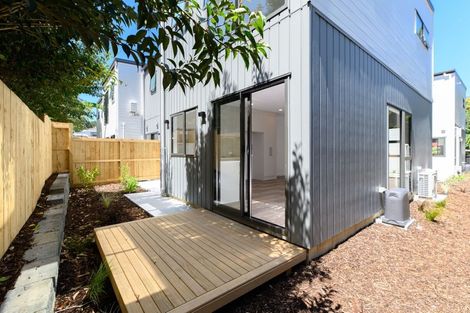 Photo of property in 2a Garner Place, Glenfield, Auckland, 0629