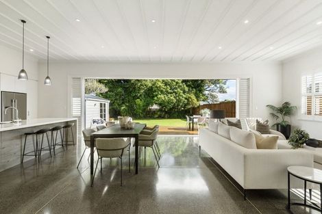 Photo of property in 154 Hinemoa Street, Birkenhead, Auckland, 0626