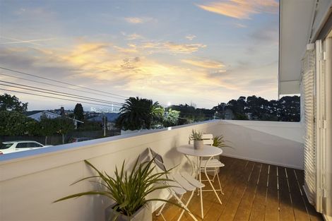 Photo of property in 1/49 Rawene Road, Birkenhead, Auckland, 0626