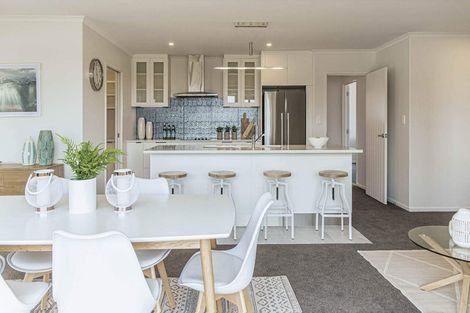 Photo of property in 13 Te Taniwha Road, One Tree Point, 0118