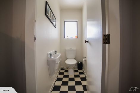 Photo of property in 5 Linda Place, Saint Johns Hill, Whanganui, 4501