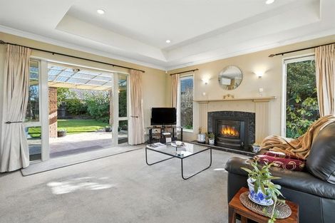 Photo of property in 10 Dinglebay Place, Casebrook, Christchurch, 8051