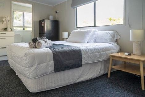 Photo of property in 1/39 Jaemont Avenue, Te Atatu South, Auckland, 0610