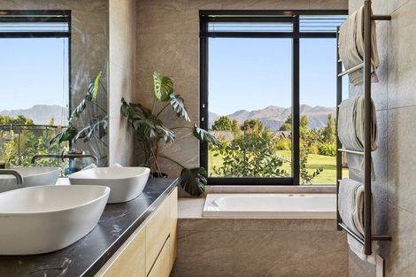 Photo of property in 58 Oak Lane, Wanaka, 9305