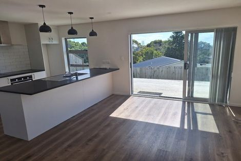 Photo of property in 78b Lincoln Park Avenue, Massey, Auckland, 0614