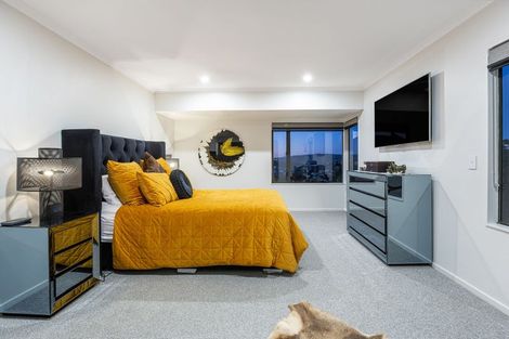 Photo of property in 8 Glengavel Grove, Papakowhai, Porirua, 5024