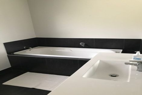 Photo of property in 14 Lacebark Drive, Kinloch, Taupo, 3377