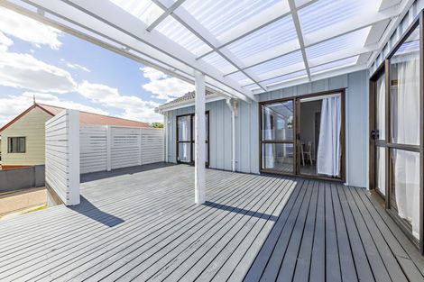 Photo of property in 80 Everglade Drive, Goodwood Heights, Auckland, 2105