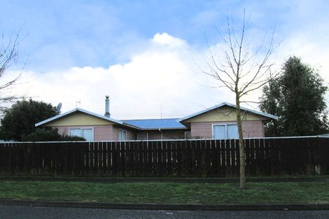 Photo of property in 4 Palgrave Avenue, Flaxmere, Hastings, 4120