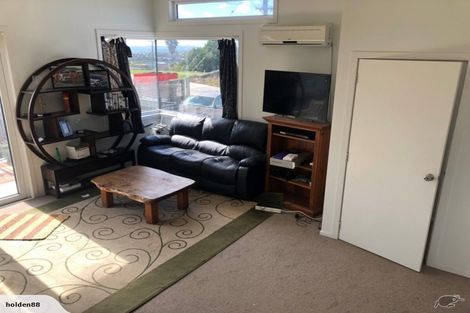 Photo of property in 25 Whangaparaoa Road, Red Beach, 0932