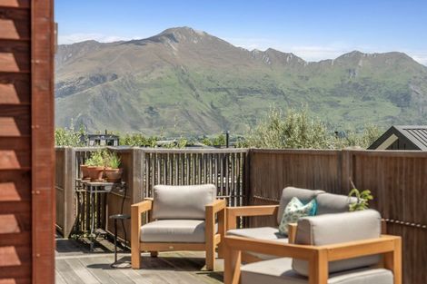 Photo of property in 20 Edgewood Place, Wanaka, 9305