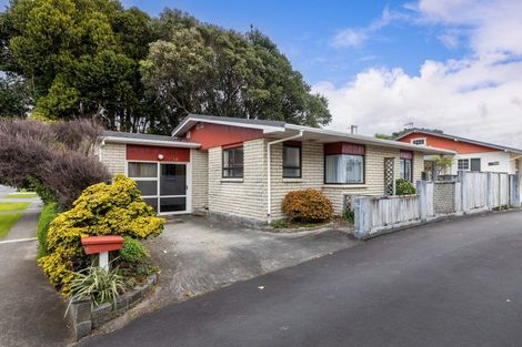 Photo of property in 14 Sackville Street, Fitzroy, New Plymouth, 4312