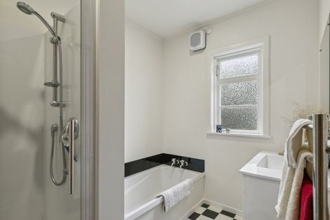 Photo of property in 109 Karori Road, Karori, Wellington, 6012