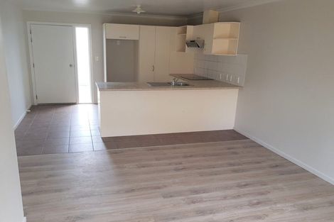 Photo of property in 13/12a Tironui Station Road East, Papakura, 2112