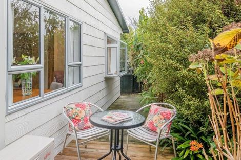 Photo of property in 12 Poneke Drive, Waikanae, 5036