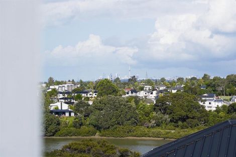 Photo of property in 4/141 Colwill Road, Massey, Auckland, 0614