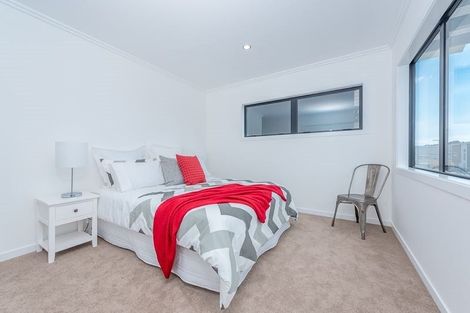 Photo of property in 12 Sacred Kingfisher Road, Hobsonville, Auckland, 0618