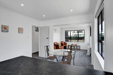 Photo of property in 80 Gisborne Terrace, Opunake, 4616