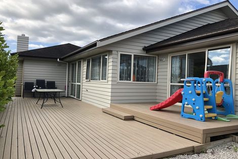 Photo of property in 4 Springvale Drive, Fairview Heights, Auckland, 0632