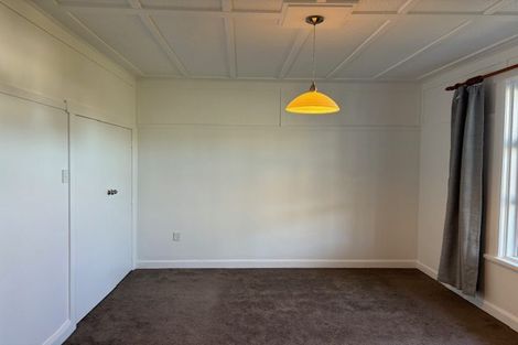 Photo of property in 18 Queens Road, Glen Avon, New Plymouth, 4312