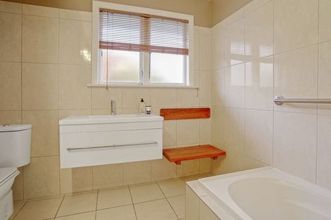 Photo of property in 40a Memorial Avenue, Ilam, Christchurch, 8053