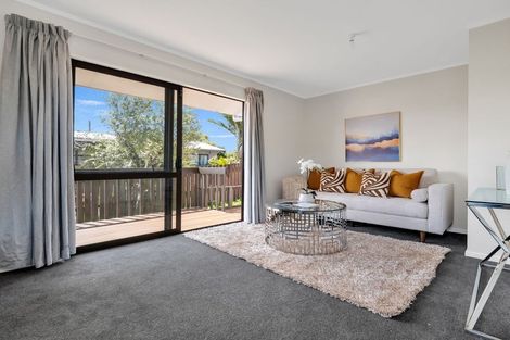 Photo of property in 2/9 Porchester Road, Papakura, 2110