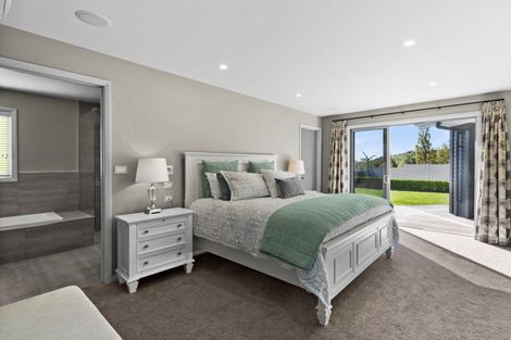 Photo of property in 12 Spur Road, Havelock North, 4130