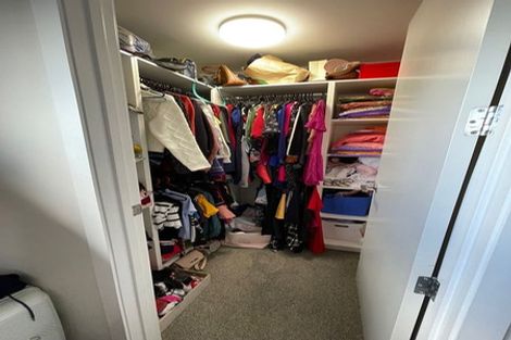 Photo of property in 32 Meadowood Drive, Unsworth Heights, Auckland, 0632