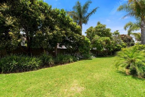 Photo of property in Bay Palms Apartments, 3/30a Bute Road, Browns Bay, Auckland, 0630